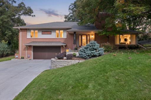 6100 Idylwood Drive, Edina, MN 55436