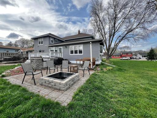 Firepit area perfect for an evening bonfire - who's up for smores and stories?