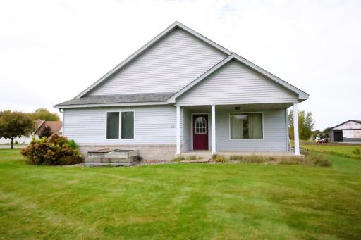 605 Cottonwood Avenue, Litchfield, MN 55355
