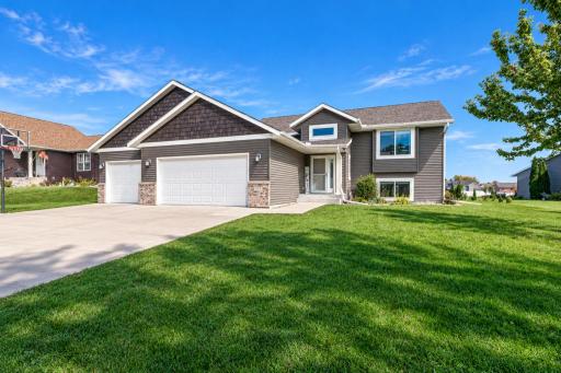 233 Oak Drive, Eagle Lake, MN 56024
