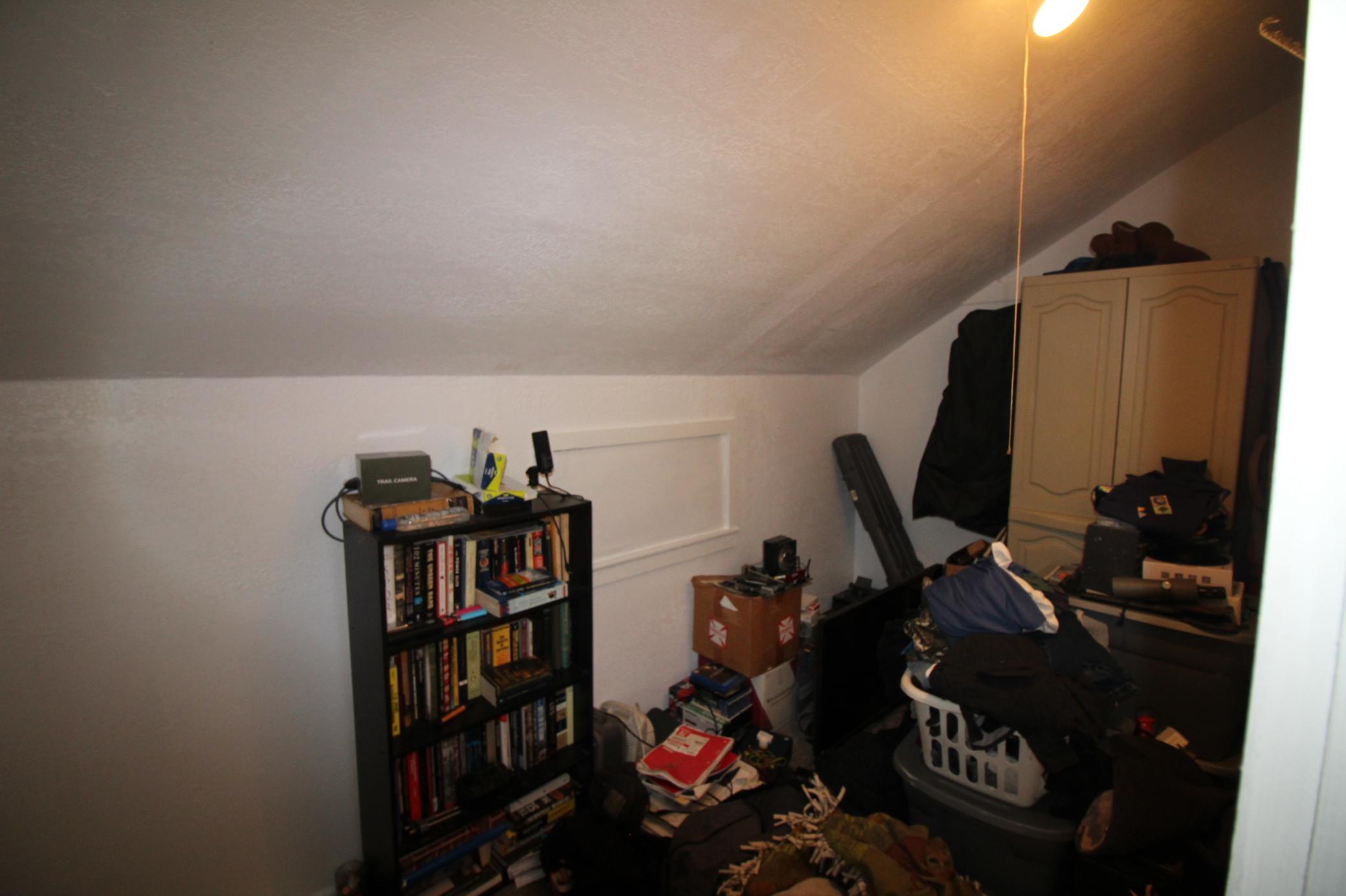 Walk in Closet.JPG