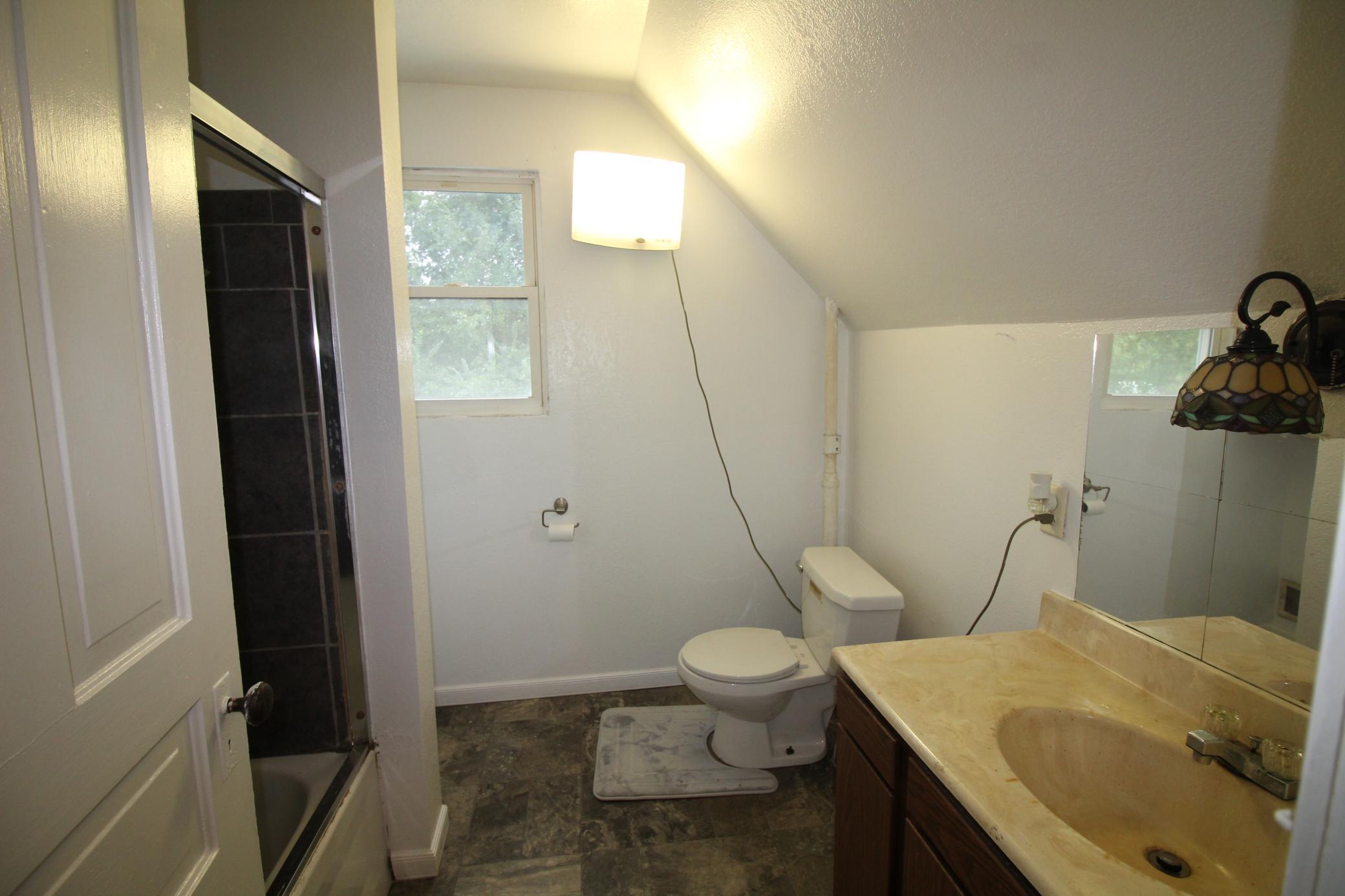 Upper Bath.JPG