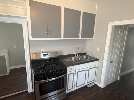 128 4th Avenue S, South Saint Paul, MN 55075