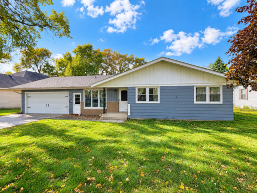 1105 Broadway Avenue S, Sauk Rapids, MN 56379