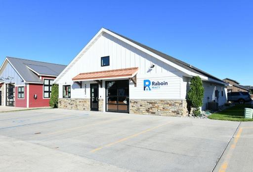 3262 Oak Ridge Loop E, West Fargo, ND 58078