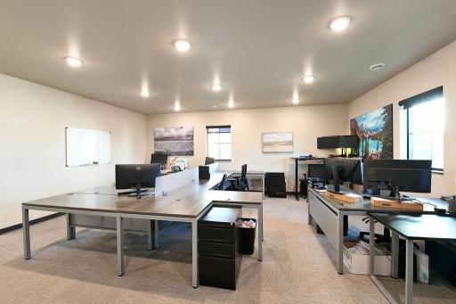 3262 Oak Ridge Loop E, West Fargo, ND 58078