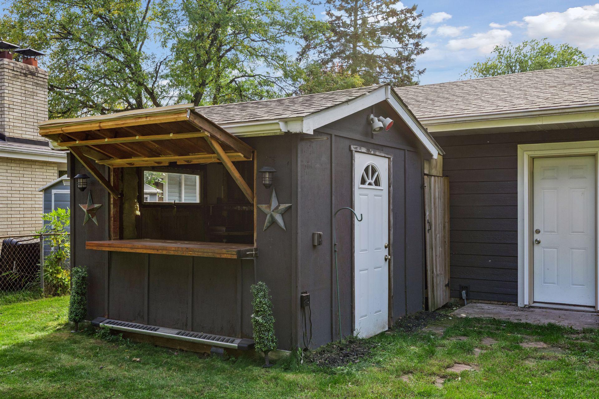 Shed/Bar - Cheers!