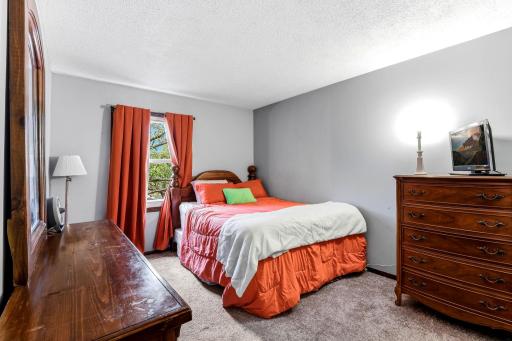 6877 Grenwich Lane N, Saint Paul, MN 55128