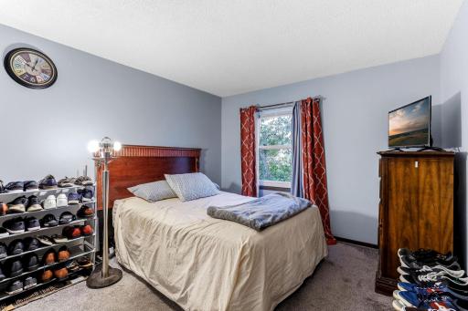 6877 Grenwich Lane N, Saint Paul, MN 55128
