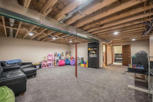 300 Tanager Road, Mankato, MN 56001