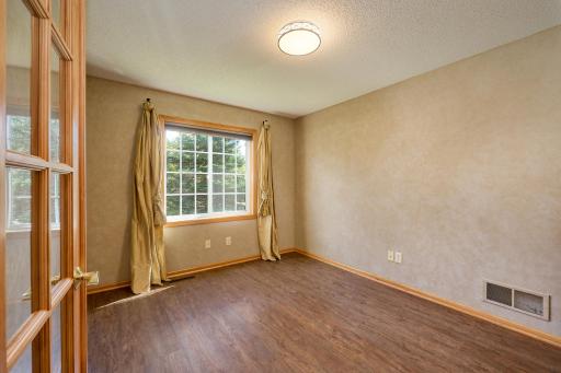 8469 Powers Place, Chanhassen, MN 55317