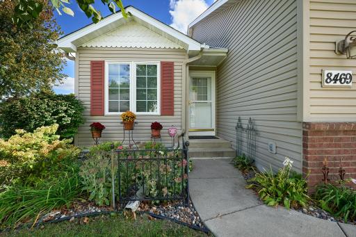 8469 Powers Place, Chanhassen, MN 55317