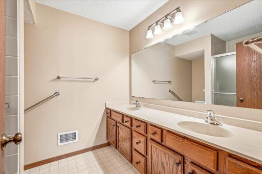 10938 Quebec Avenue S, Bloomington, MN 55438
