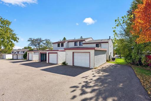 915 40th Street NW, Rochester, MN 55901
