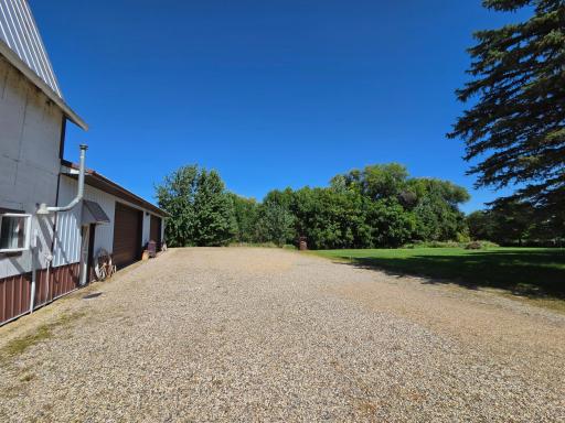 20258 380th Street, Le Center, MN 56057