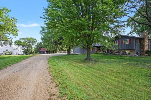 20258 380th Street, Le Center, MN 56057
