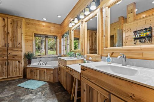 14985 County Road 31, Altura, MN 55910