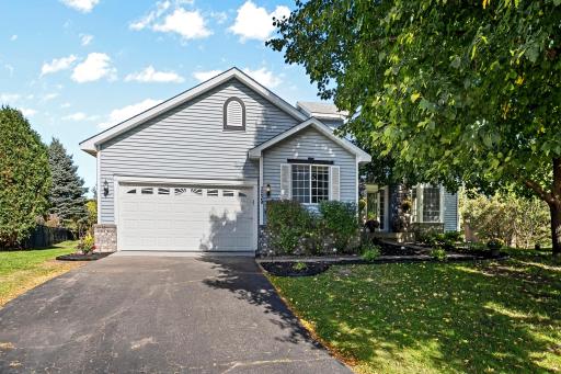 3229 Meadow Brook Place, Woodbury, MN 55125