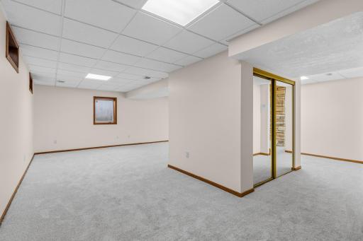 3229 Meadow Brook Place, Woodbury, MN 55125