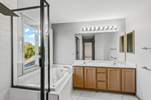 3229 Meadow Brook Place, Woodbury, MN 55125