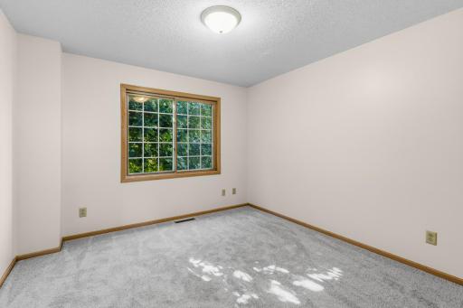 3229 Meadow Brook Place, Woodbury, MN 55125