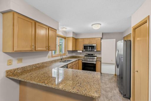3229 Meadow Brook Place, Woodbury, MN 55125