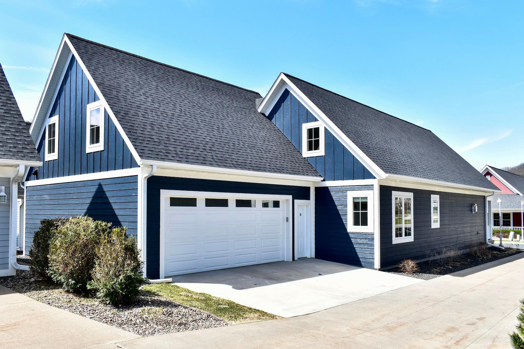 Exterior-Garage & Side