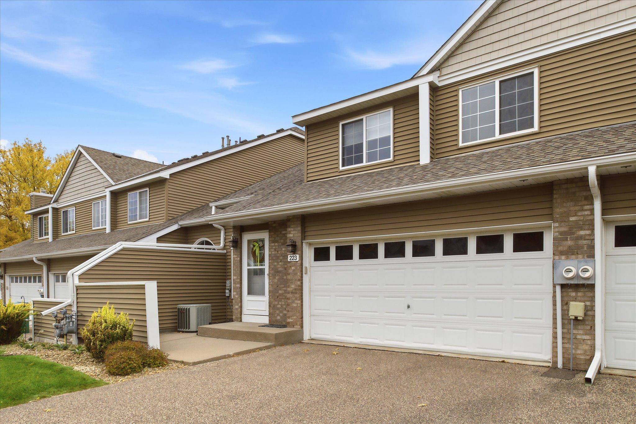 03-223 Primrose Ct [3478700]- 003.jpg
