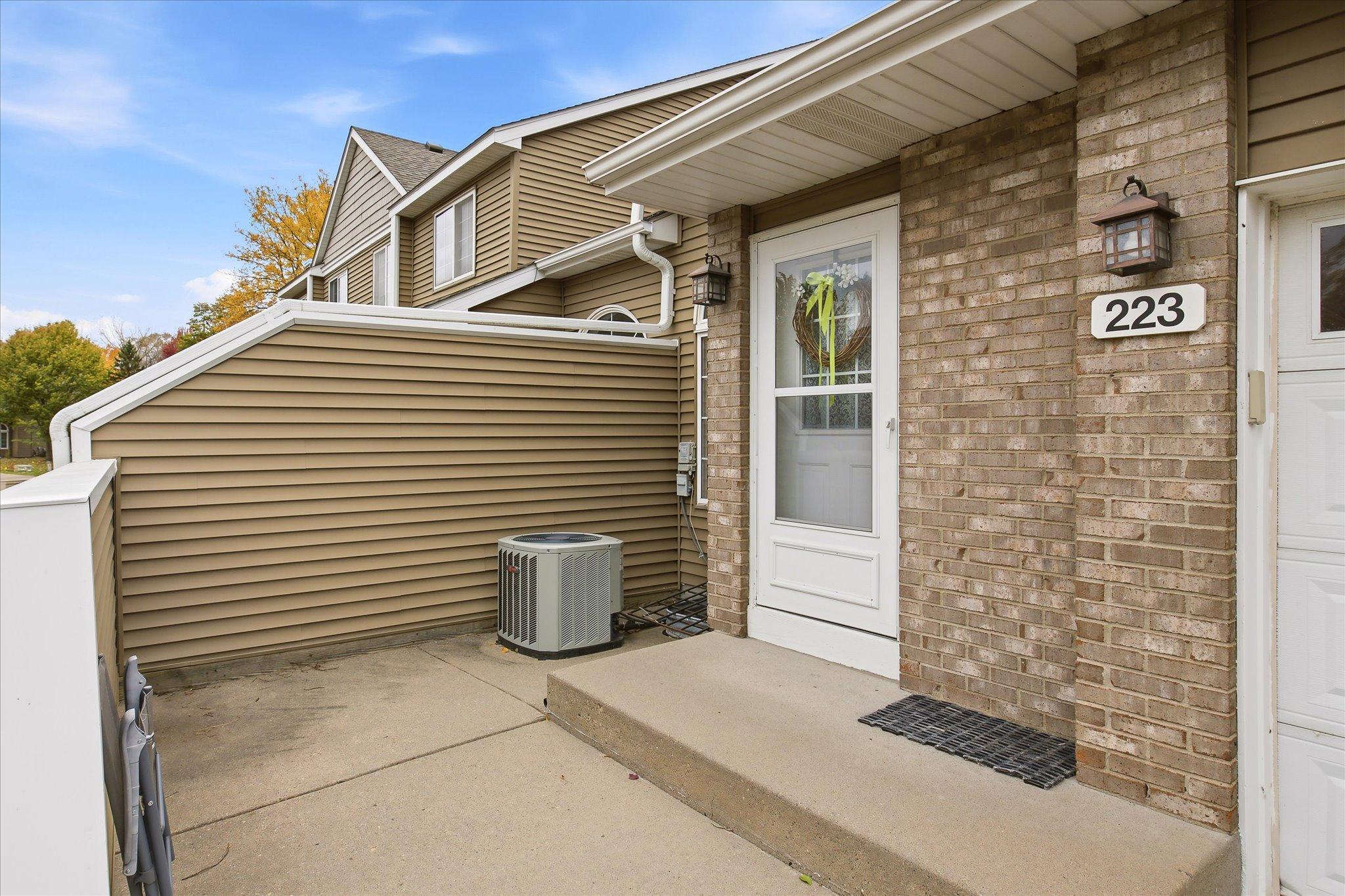 04-223 Primrose Ct [3478700]- 004.jpg