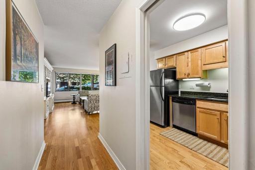 2727 W 43rd Street, 103, Minneapolis, MN 55410