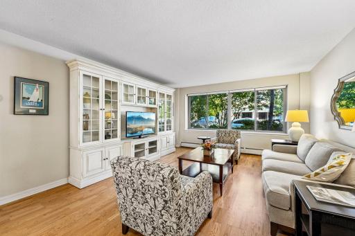 2727 W 43rd Street, 103, Minneapolis, MN 55410