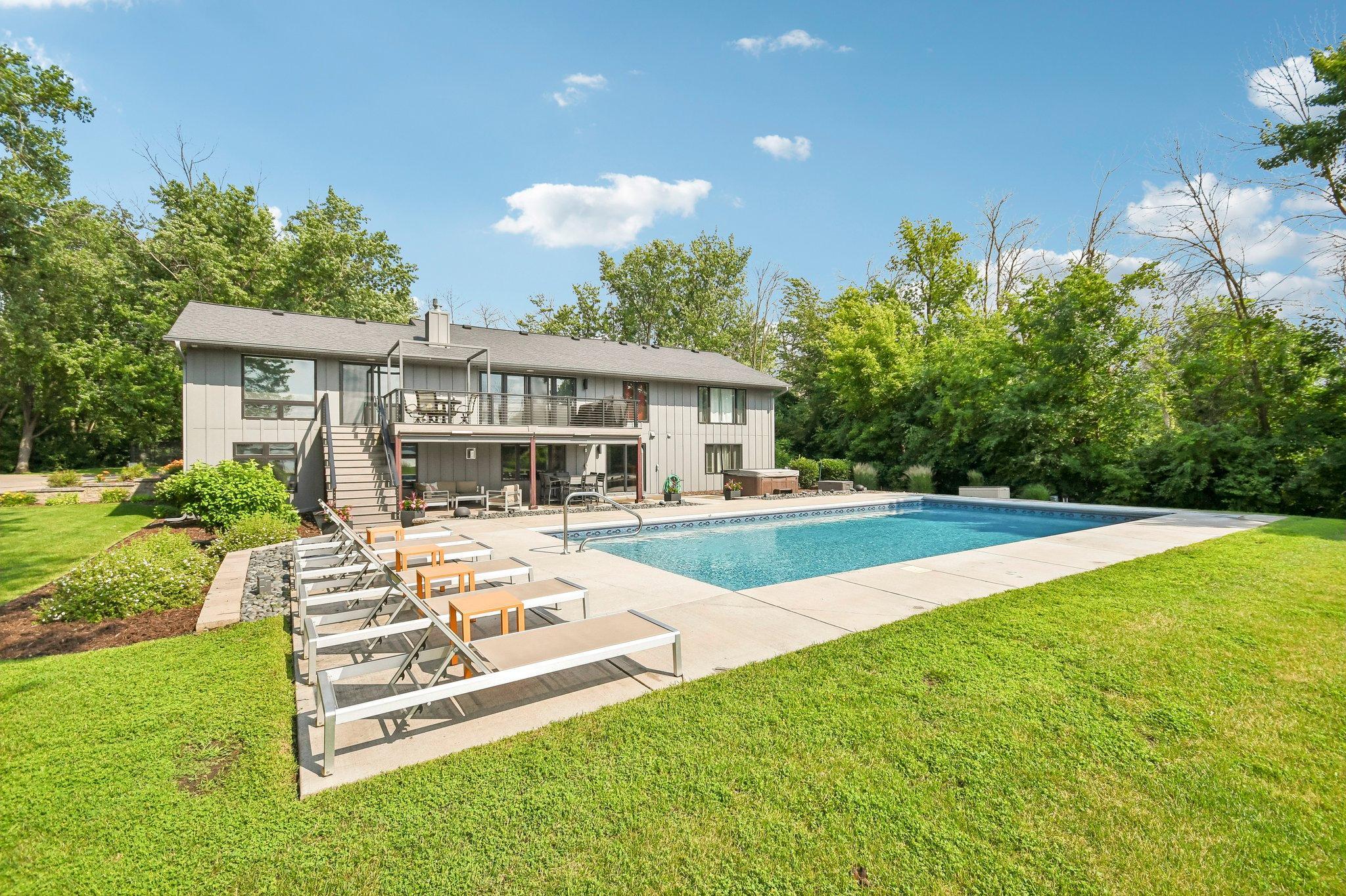 5-web-or-mls-Old Mill Rd-S0207-007.jpg