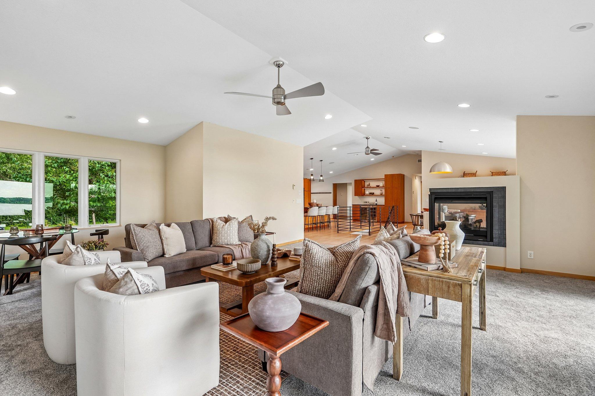 10-web-or-mls-Old Mill Ct-S0508-010.jpg