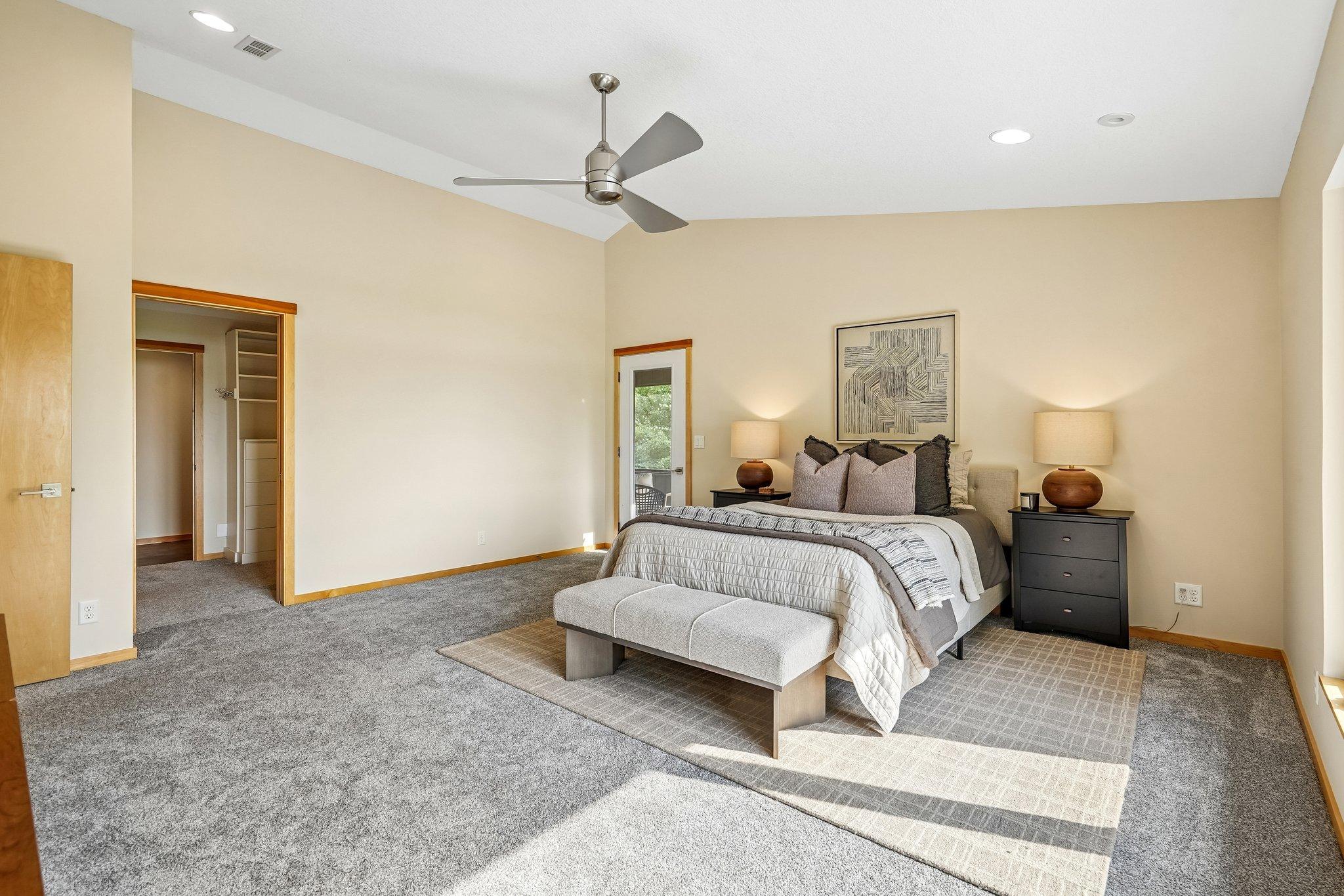 27-web-or-mls-Old Mill Ct-S0508-027.jpg