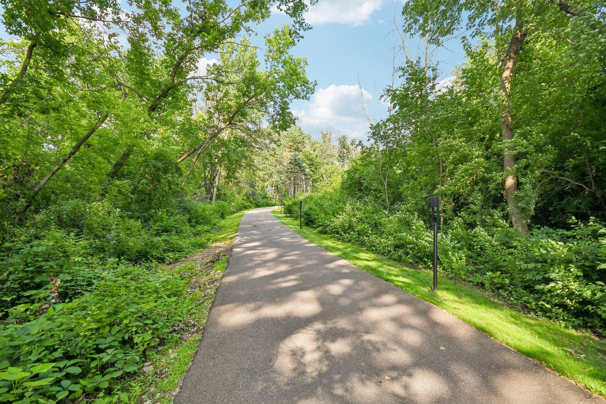 14-web-or-mls-Old Mill Rd-S0207-016.jpg