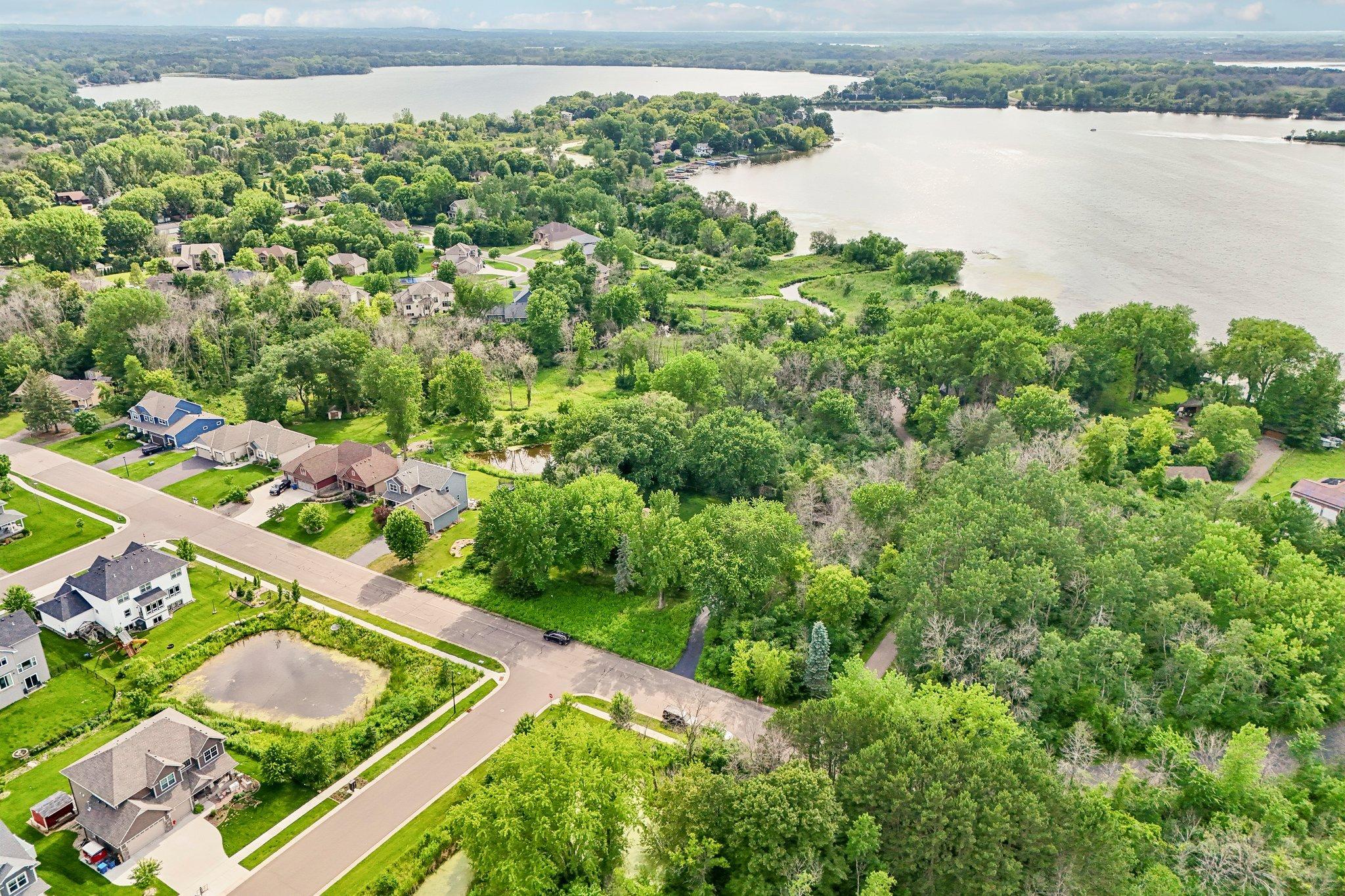 24-web-or-mls-Old Mill Rd-S0207-026.jpg