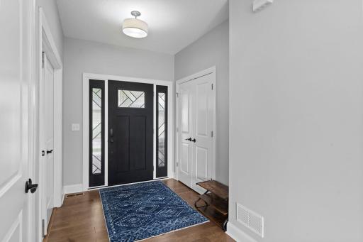 6694 Lakeview Circle NE, Albertville, MN 55301