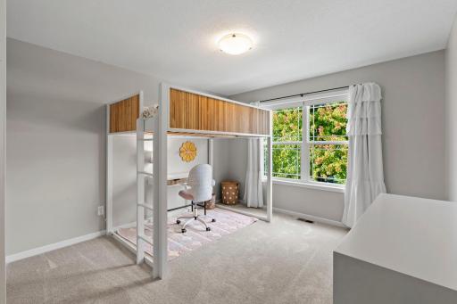 6694 Lakeview Circle NE, Albertville, MN 55301