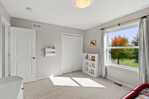 6694 Lakeview Circle NE, Albertville, MN 55301