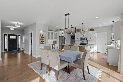 6694 Lakeview Circle NE, Albertville, MN 55301