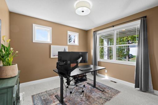 6694 Lakeview Circle NE, Albertville, MN 55301