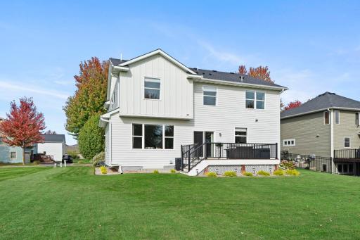 6694 Lakeview Circle NE, Albertville, MN 55301