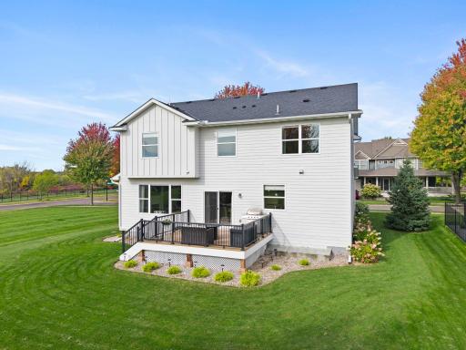 6694 Lakeview Circle NE, Albertville, MN 55301