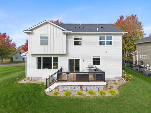 6694 Lakeview Circle NE, Albertville, MN 55301