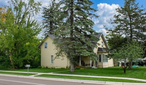 902 4th Street NE, Little Falls, MN 56345
