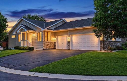 Welcome to Adair Circle - Virtually dusk added