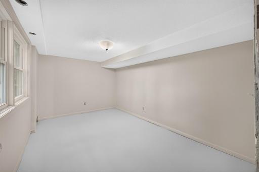 2695 Maryland Avenue E, Maplewood, MN 55119