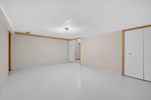2695 Maryland Avenue E, Maplewood, MN 55119
