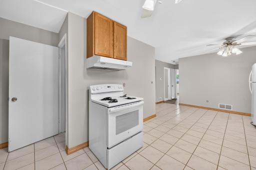 2695 Maryland Avenue E, Maplewood, MN 55119