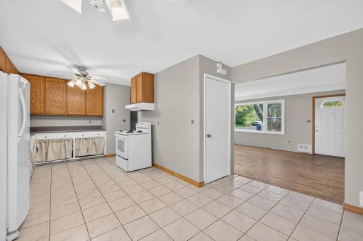 2695 Maryland Avenue E, Maplewood, MN 55119